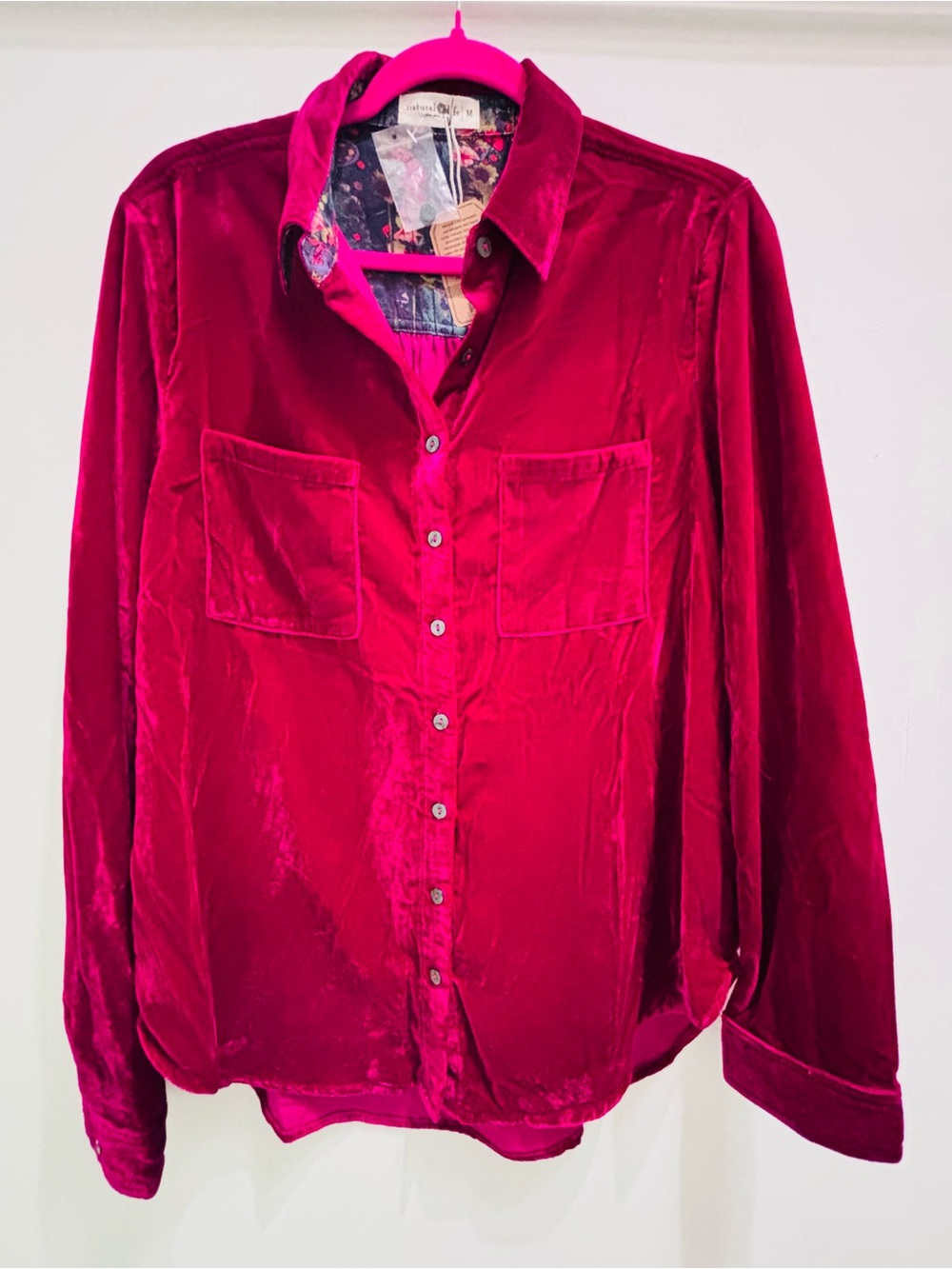 NATURAL LIFE Velvet Button-Down Shirt in Fuchsia